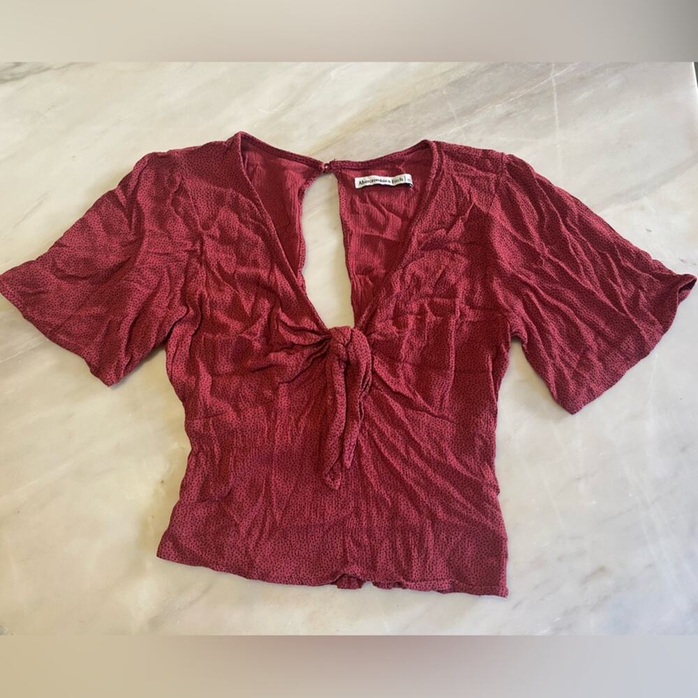 abercrombie raspberry Red polka dot Tie-Front open back top size small